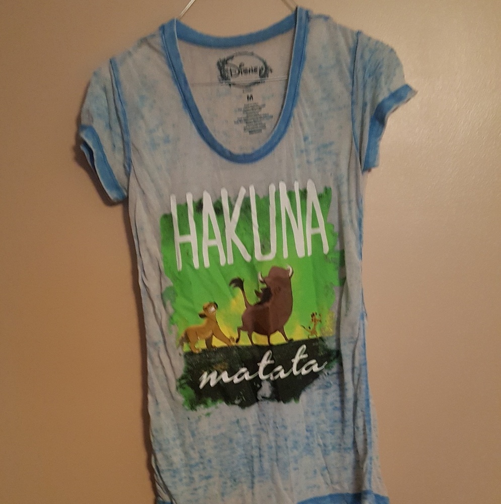 Disney the lion King tee size medium